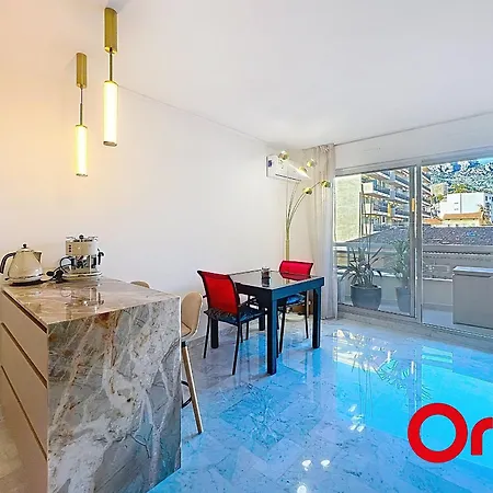 Renove Avec Terrasse Et Parking A - Fr-1-647-55 Menton