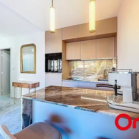 Renove Avec Terrasse Et Parking A - Fr-1-647-55 Daire *